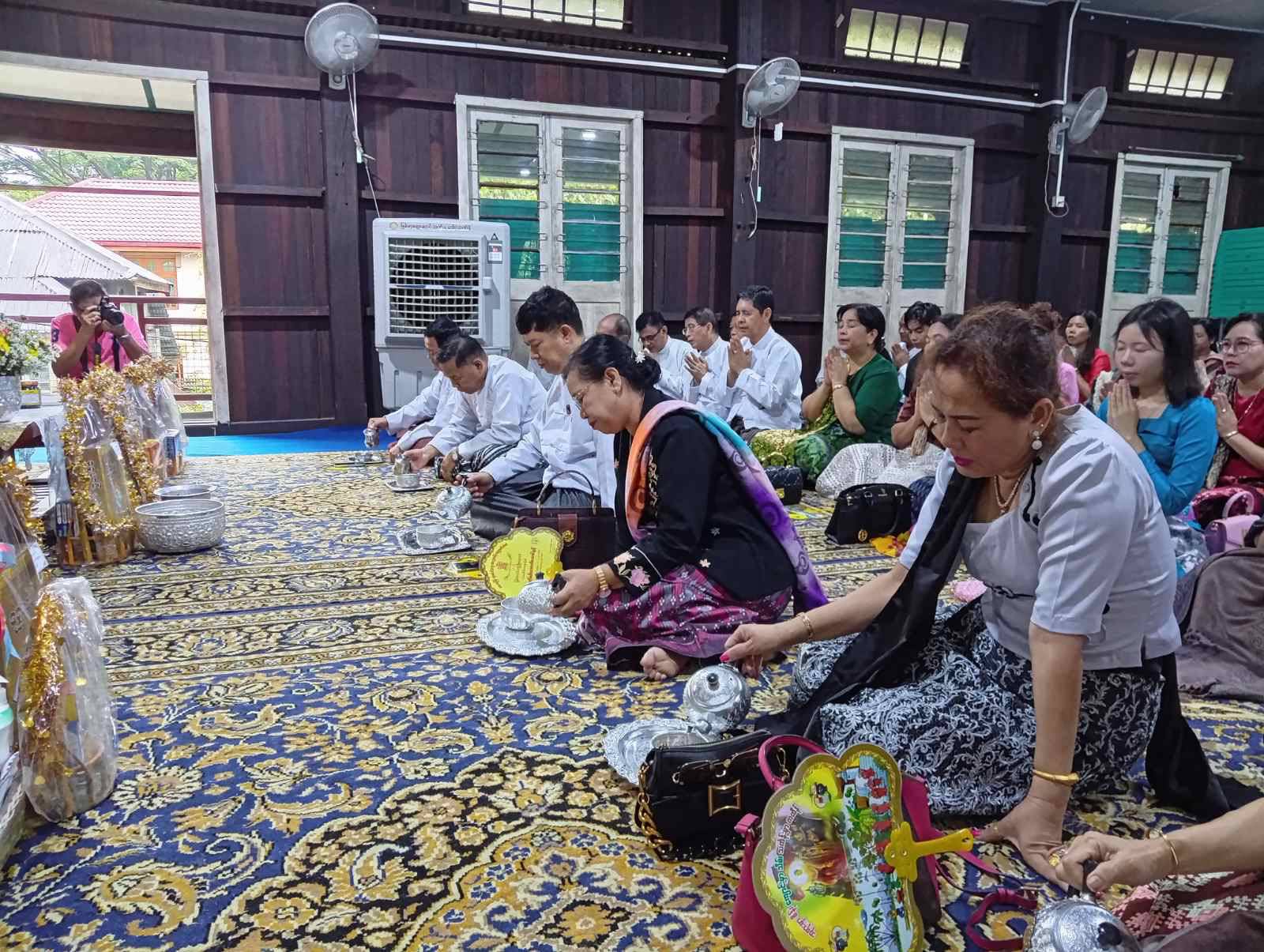 ၂၀၂၅ ခုနှစ် မြန်မာ့လယ်ယာဖွံ့ဖြိုးရေးဘဏ်ဝန်ထမ်းမိသားစု ပထမအကြိမ်မဟာဘုံကထိန် အလှူတော်မင်္ဂလာ အခမ်းအနားကျင်းပ