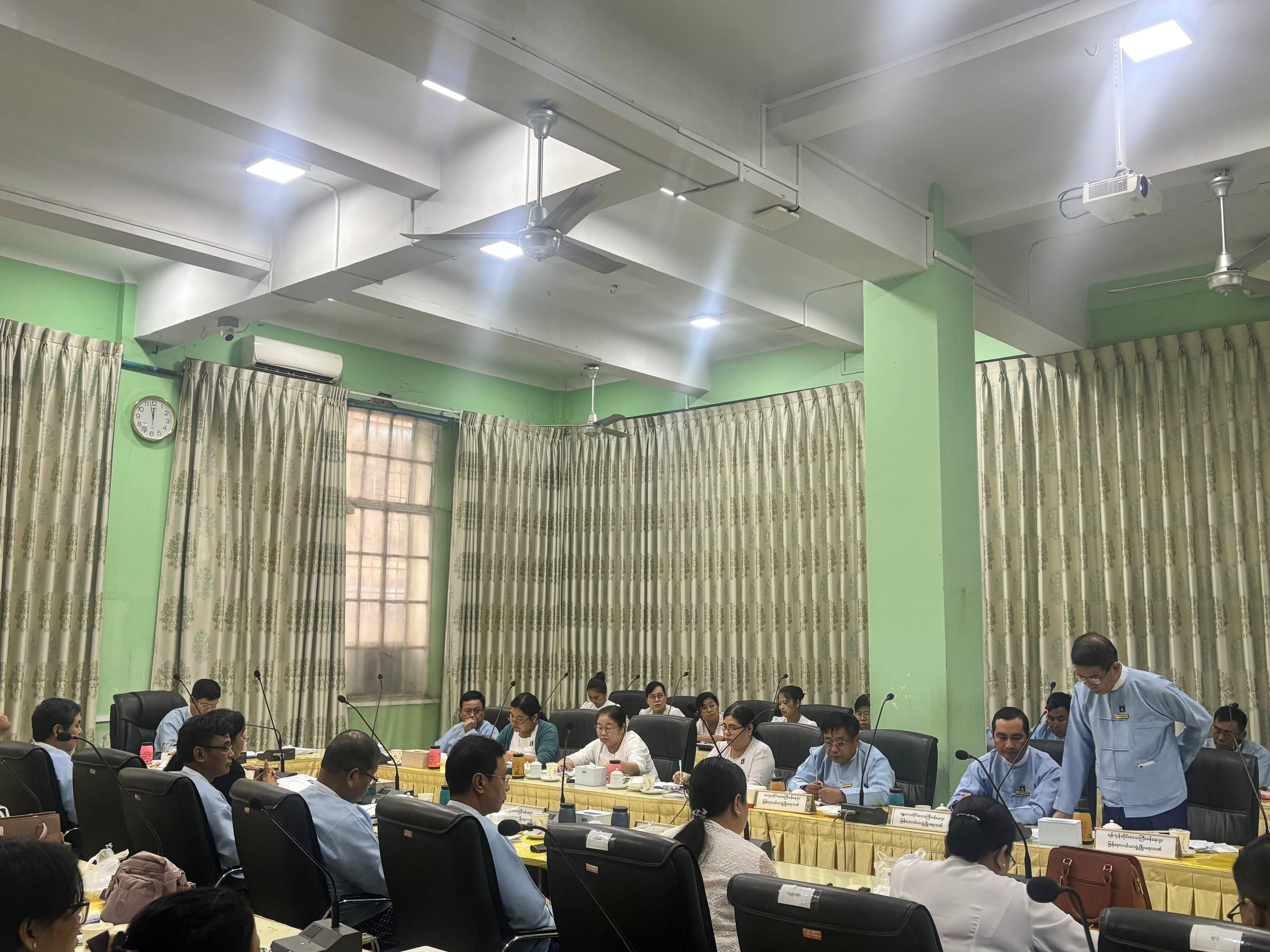 ဦးဆောင်ညွှန်ကြားရေးမှူးနှင့် တိုင်းဒေသကြီး/ပြည်နယ်မန်နေဂျာများ ကြွေးကျန်NPLကောက်ခံရရှိရေး လုပ်ငန်းညှိနှိုင်းအစည်းအဝေး